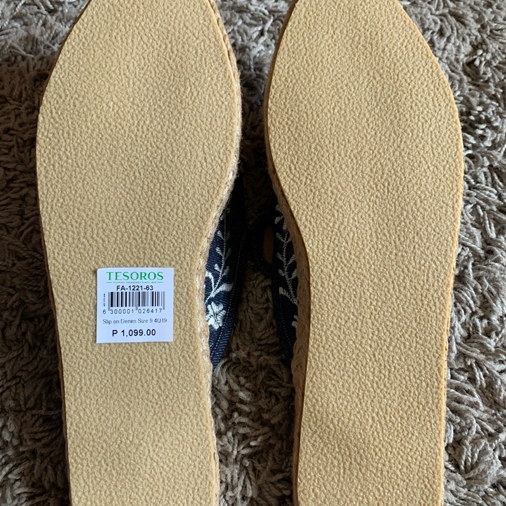 Tesoros Abaca Slippers - Picture 7 of 10